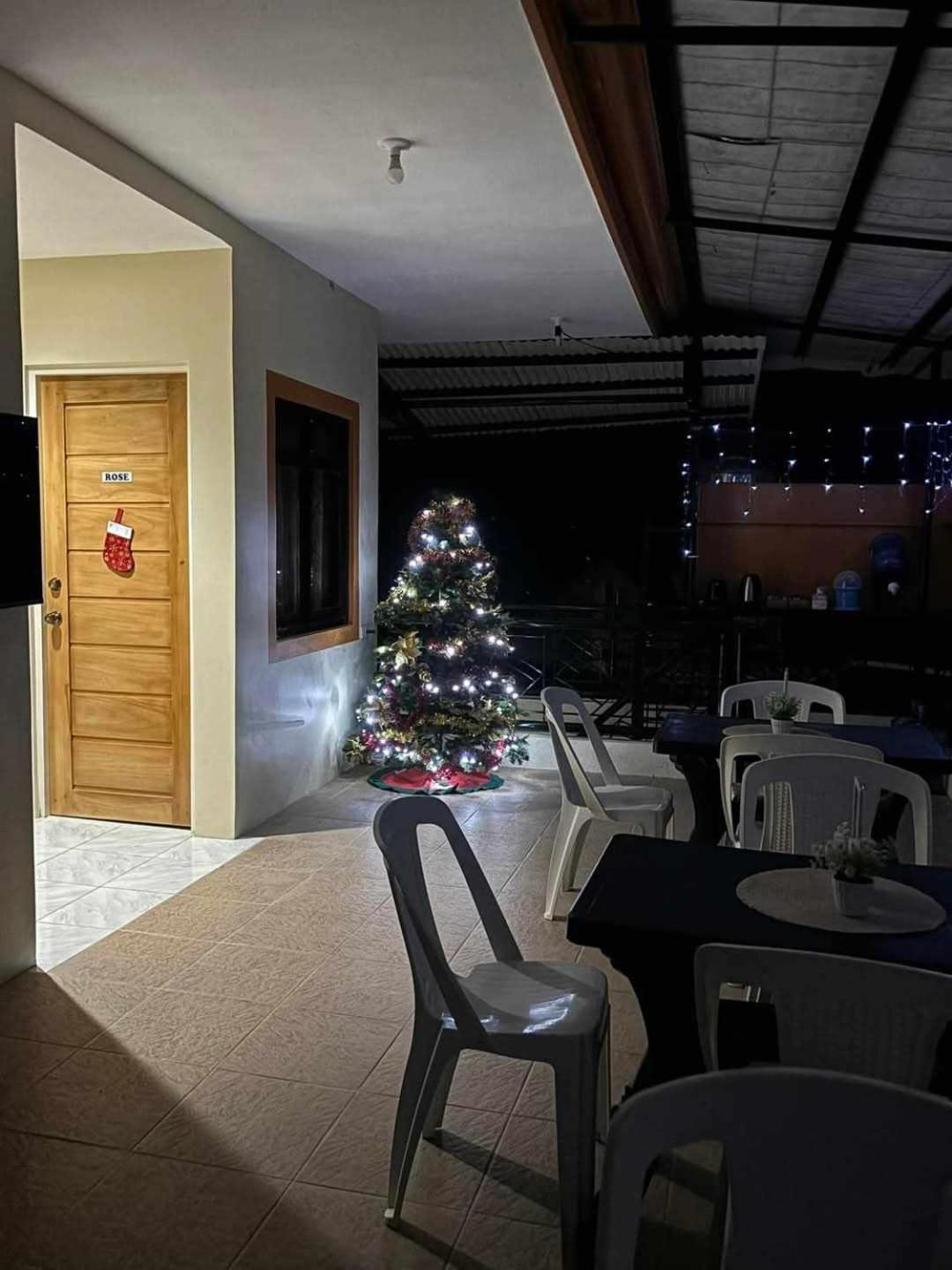 Andresas Homestay 로복 외부 사진